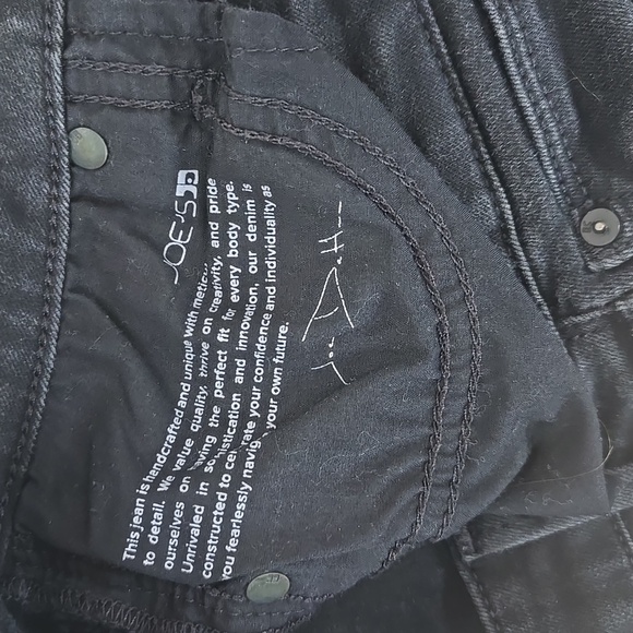 Joe's Jeans Flawless The Icon Skinny Mid-Rise Black Jeans - Picture 4 of 14